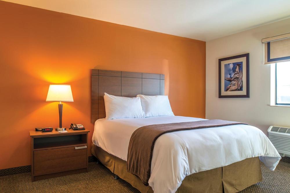 Queen Room - Mobility Accessible interior