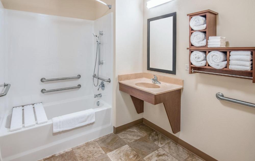 Queen Room with Two Queen Beds - Mobility Accessible interior